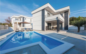 Lovely Home In Razanj